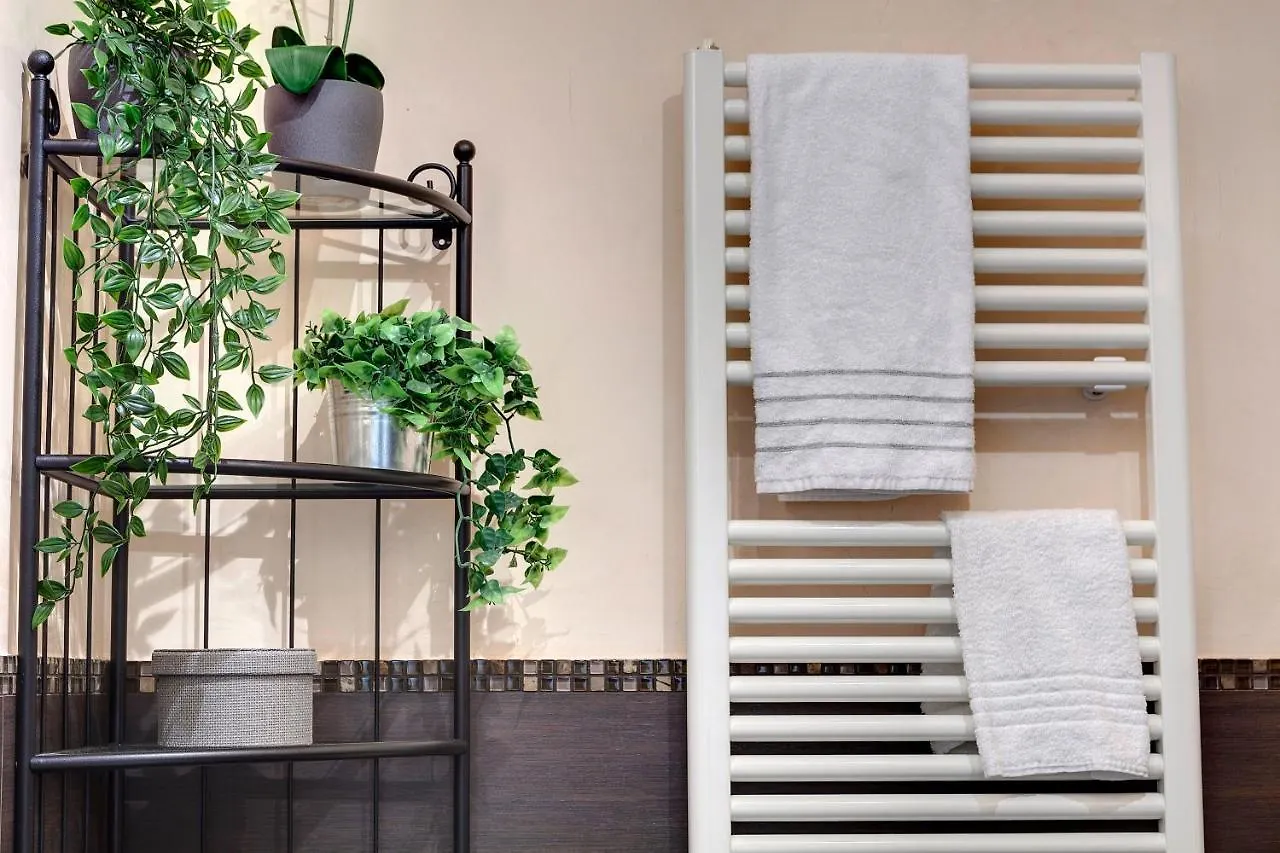 Glam Apartments Florens 0*,  Italien